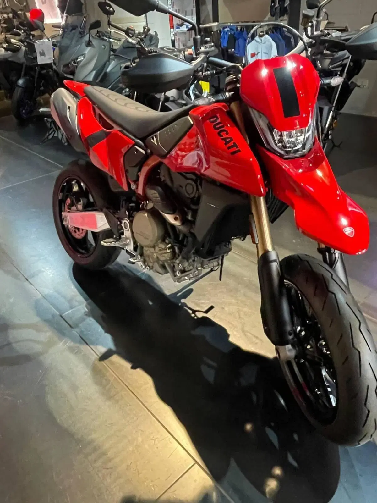 Ducati Hypermotard 698 Mono (2024 - 26) (4)