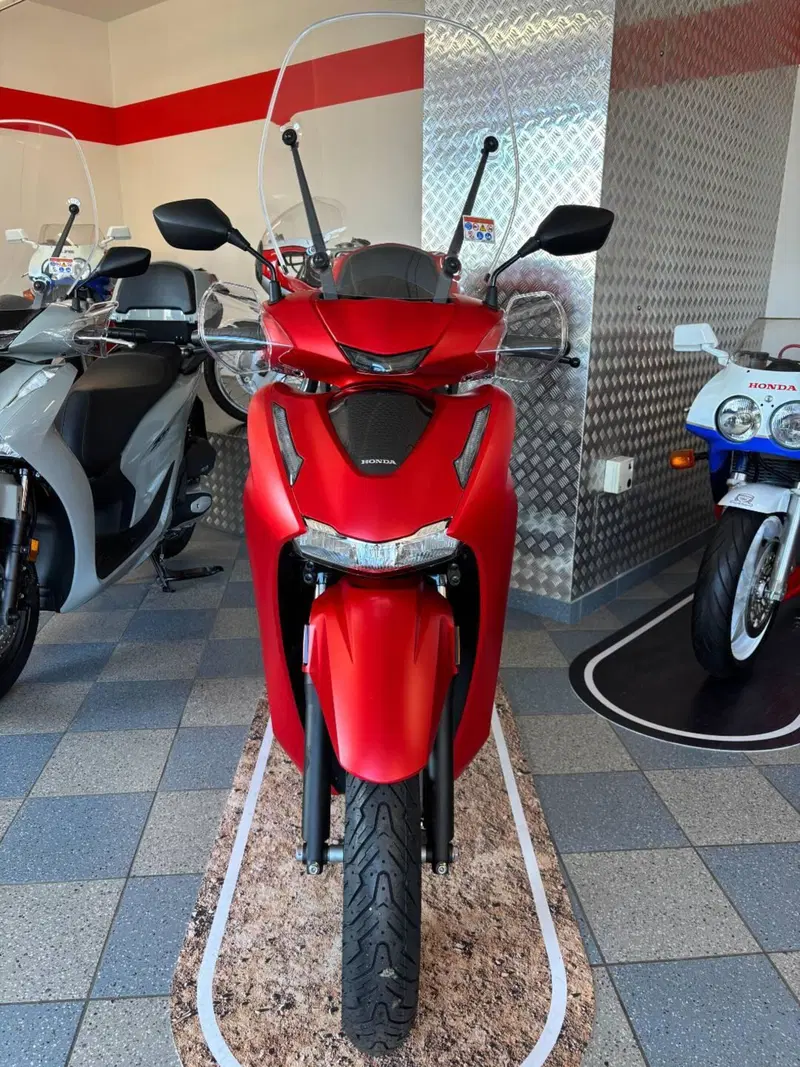 Honda SH 350i GT (2025 - 26) (2)