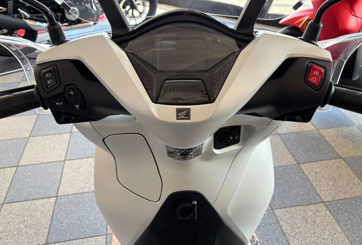 Honda SH 350i Sport (2025 - 26) (7)