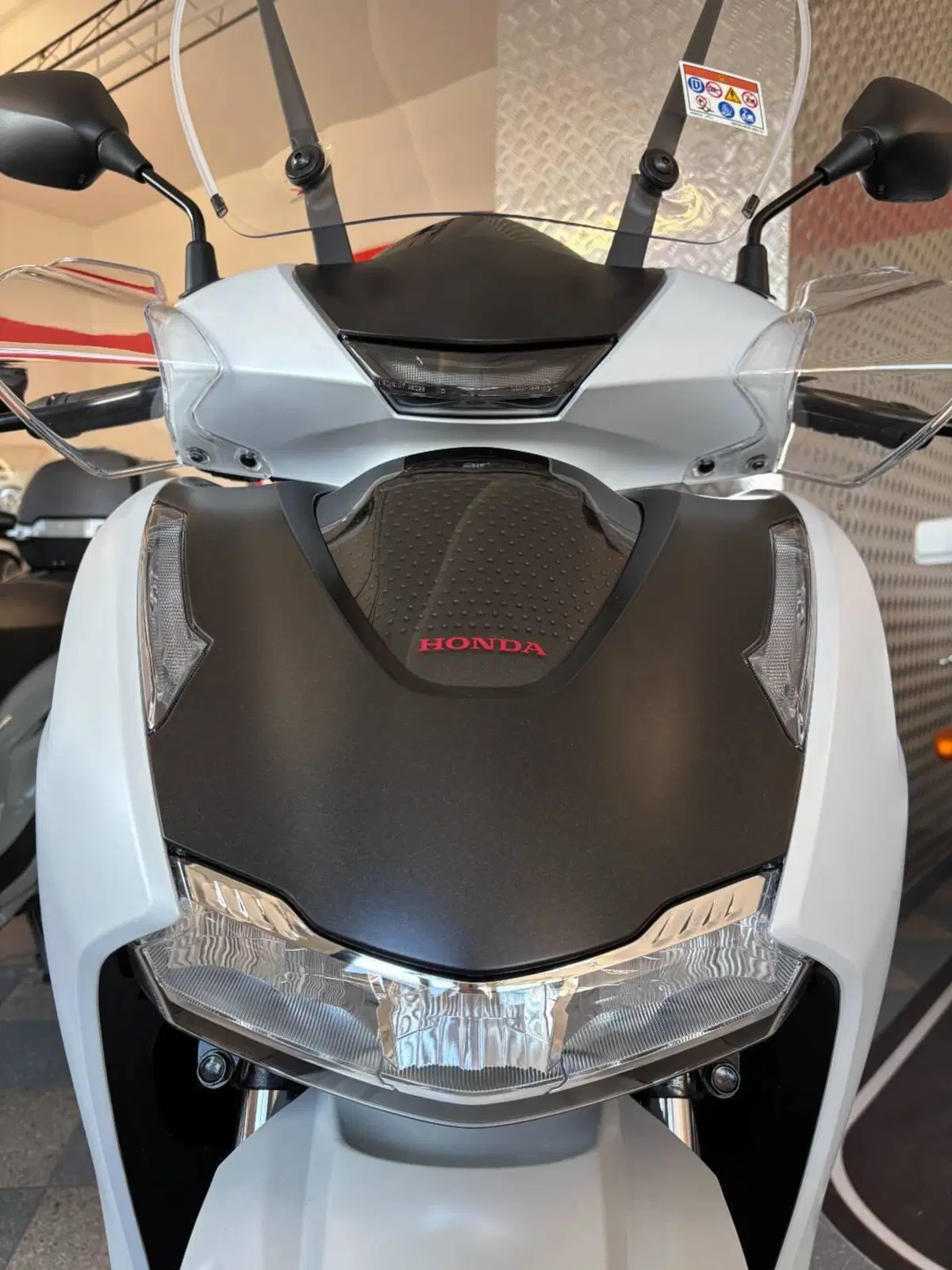 Honda SH 350i Sport (2025 - 26) (4)