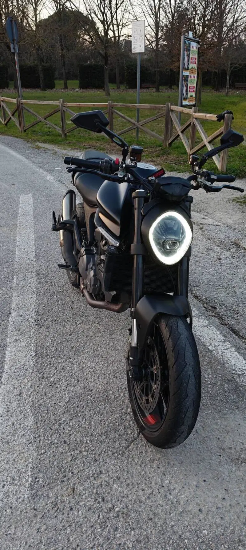Ducati Monster 937 (2021 - 25) (4)