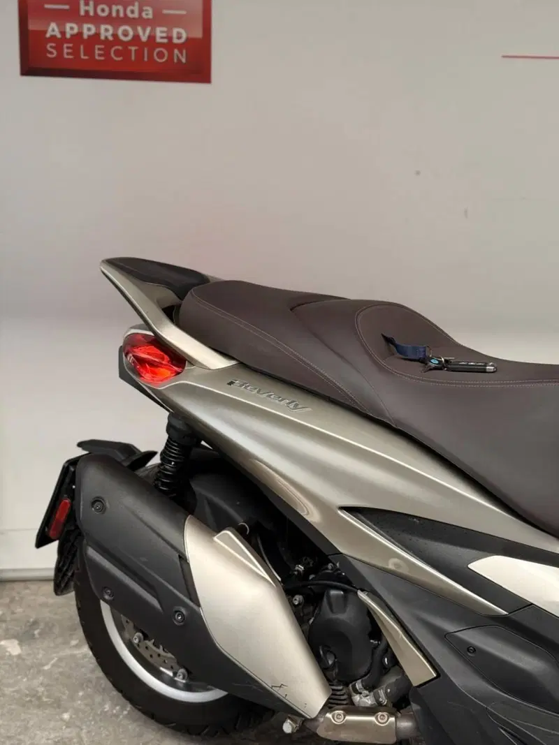 Piaggio Beverly 400 ABS-ASR (2021 - 24) (3)