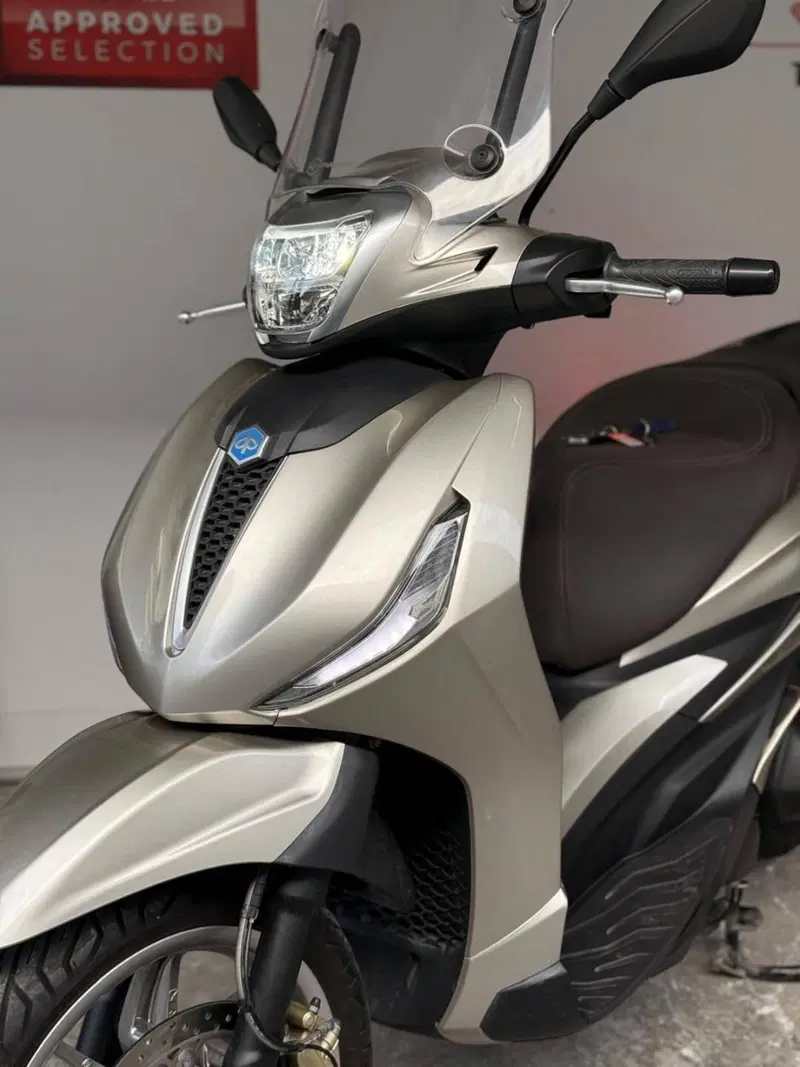 Piaggio Beverly 400 ABS-ASR (2021 - 24) (8)