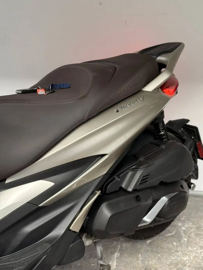 Piaggio Beverly 400 ABS-ASR (2021 - 24) (9)