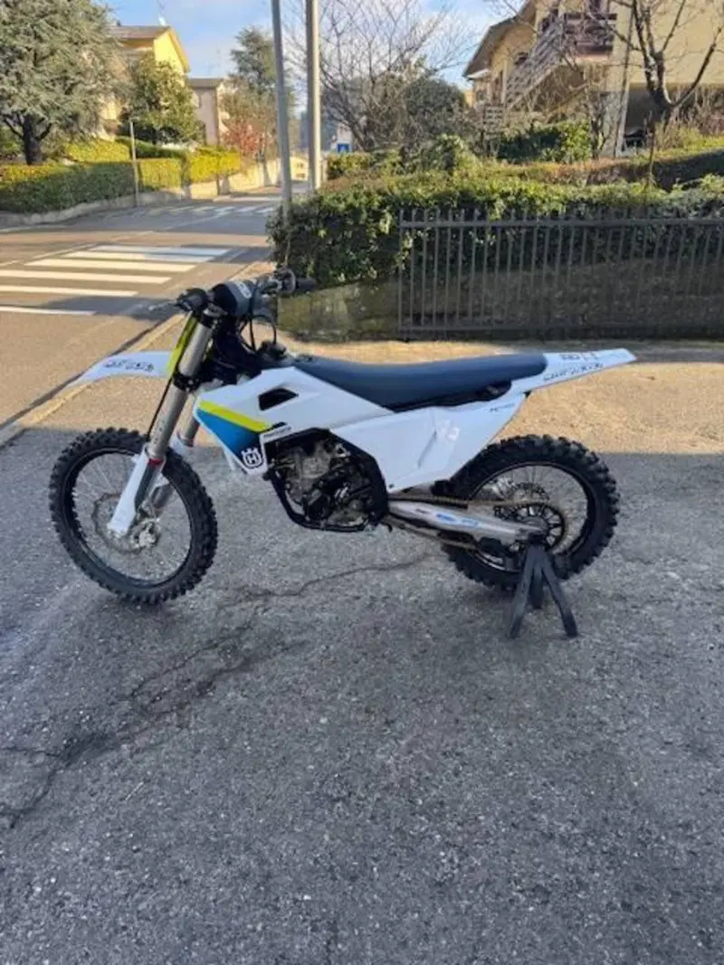Husqvarna FC 250 (2025) (3)