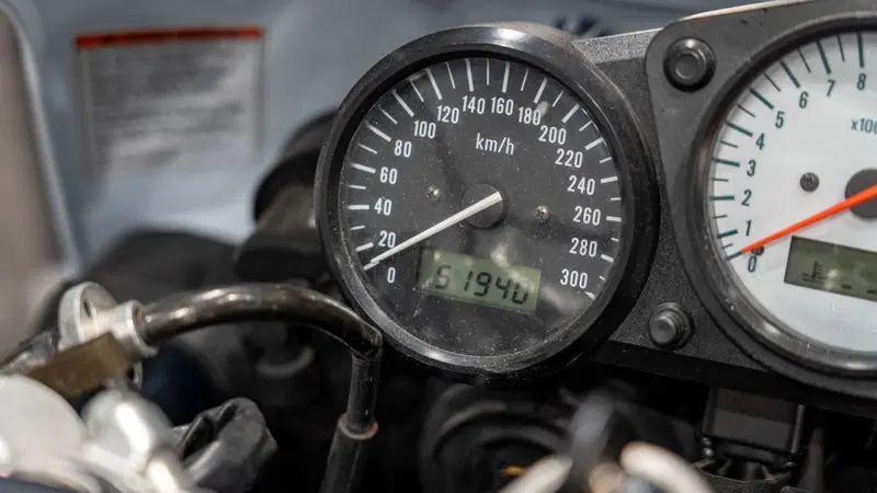 Suzuki GSX-R 750 SRAD (20)
