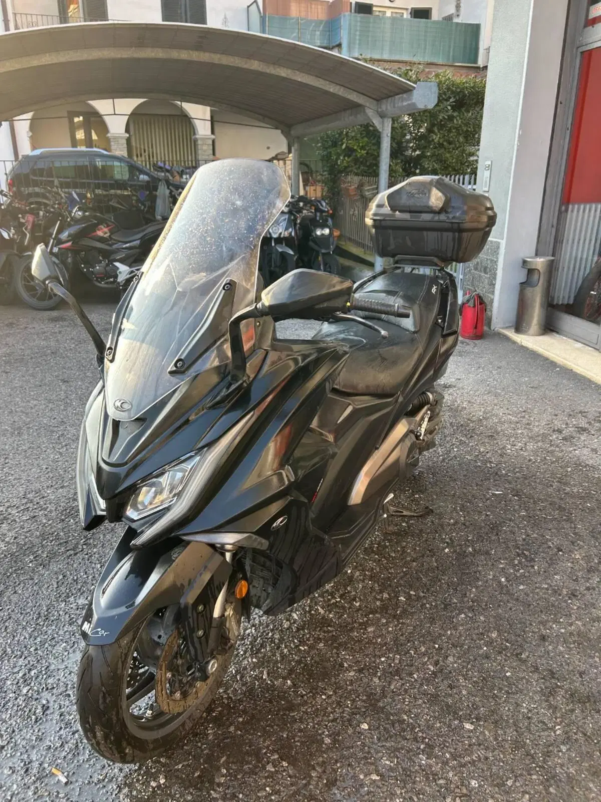 Kymco AK 550 ETS (2021 - 26) (2)