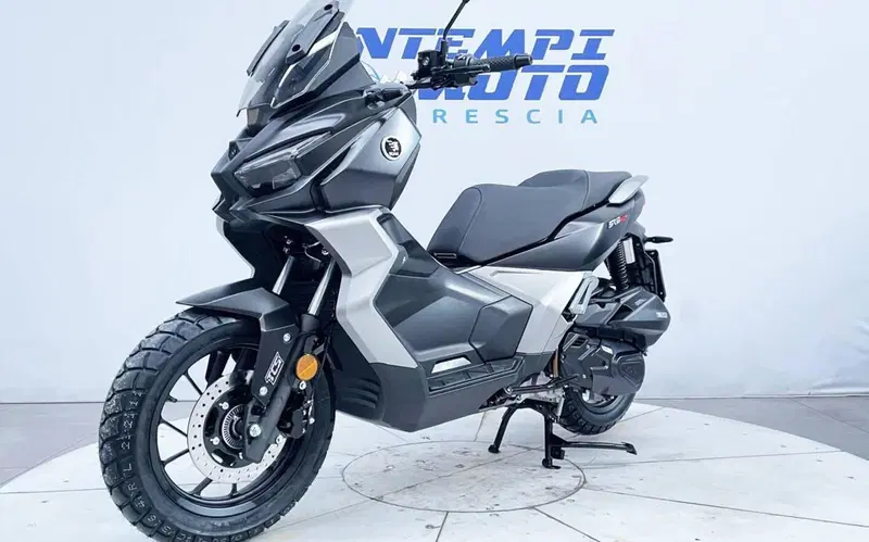 Voge Sfida SR2 ADV (2026) (16)