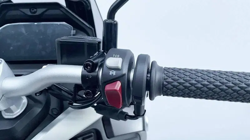 Voge Sfida SR2 ADV (2026) (10)