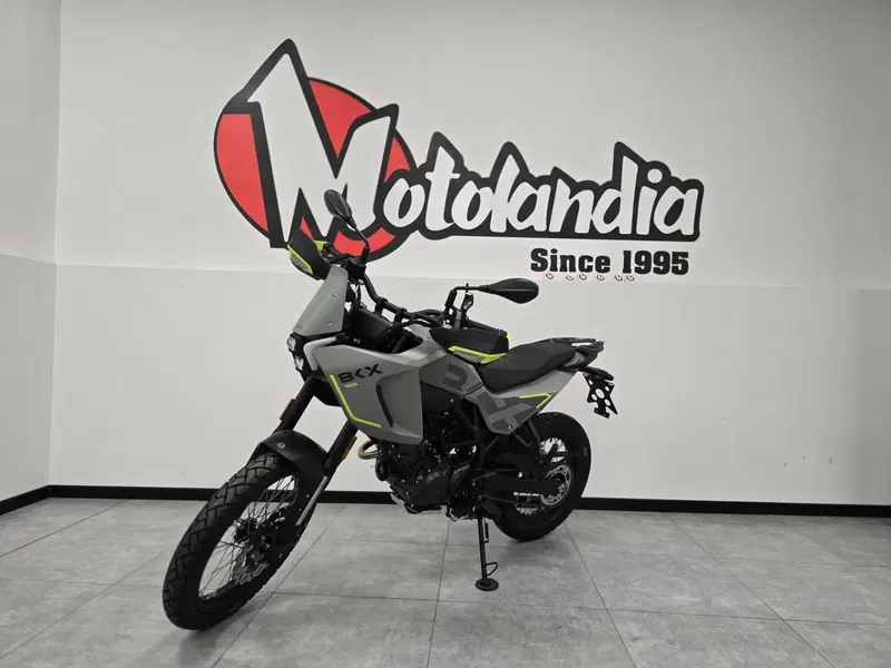 Benelli BKX 125 (2026) (4)