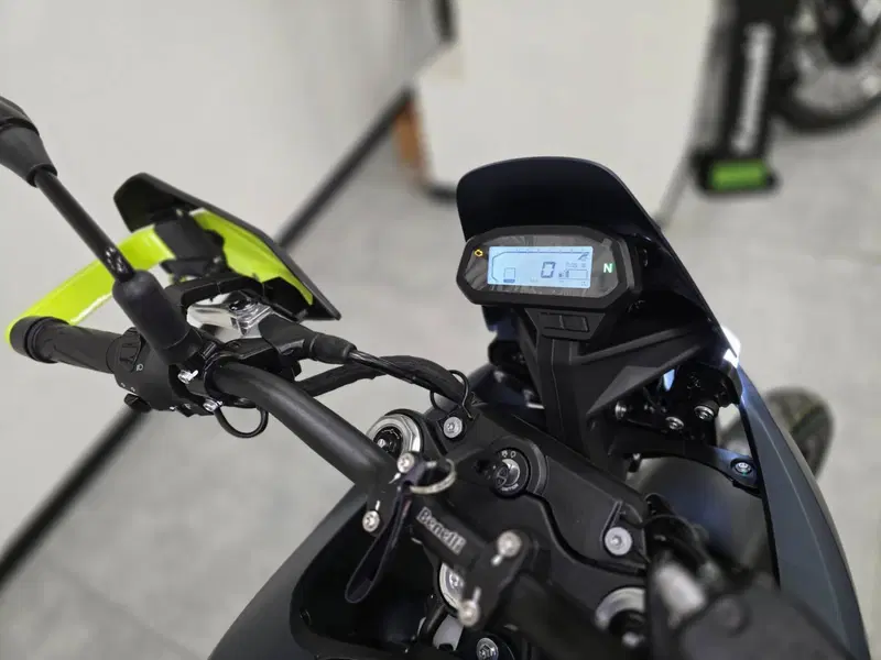 Benelli BKX 125 S (2026) (3)