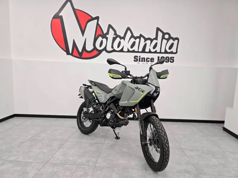 Benelli BKX 125 (2026) (2)