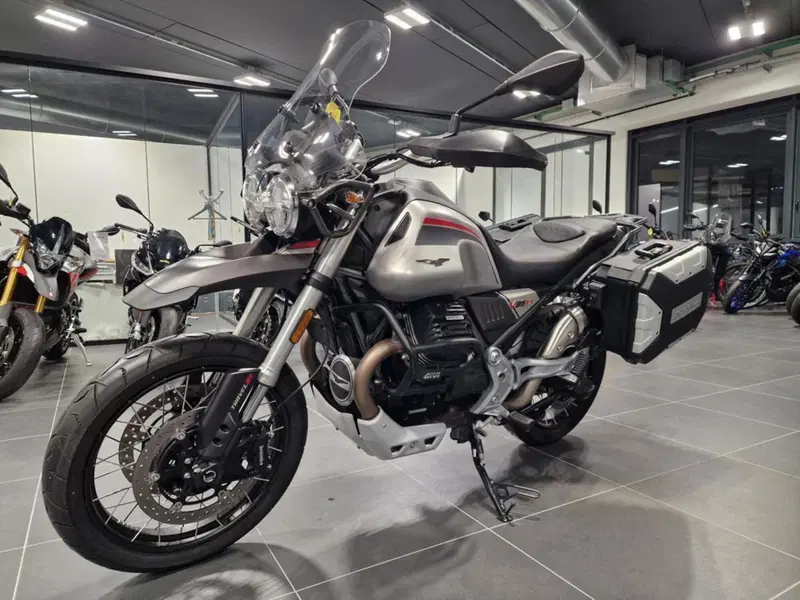 Moto Guzzi V85 TT (2021 - 23)