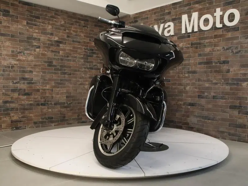 Harley-Davidson 114 Road Glide Ultra (2019) - FLTRXU (4)