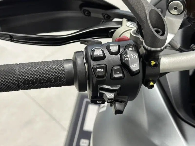 Ducati Multistrada V4 S (2021 - 24) (8)