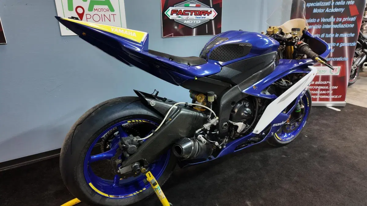 Yamaha YZF R6 (2006 - 07) (3)