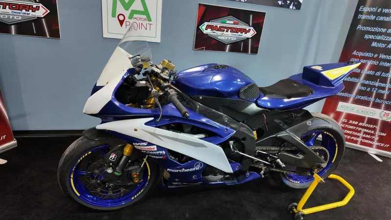 Yamaha YZF R6 (2006 - 07) (5)
