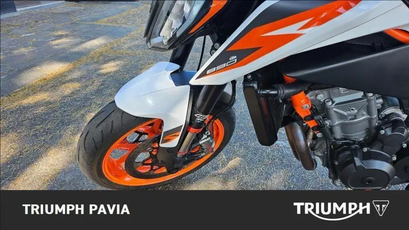 KTM 890 Duke R (2021) (12)