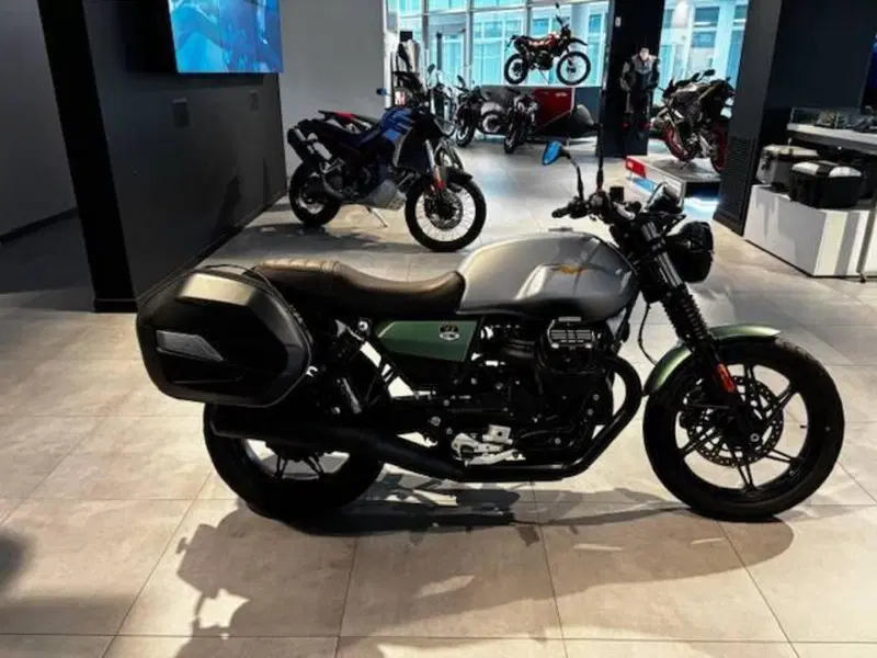 Moto Guzzi V7 Stone Centenario (2021 - 22) (2)