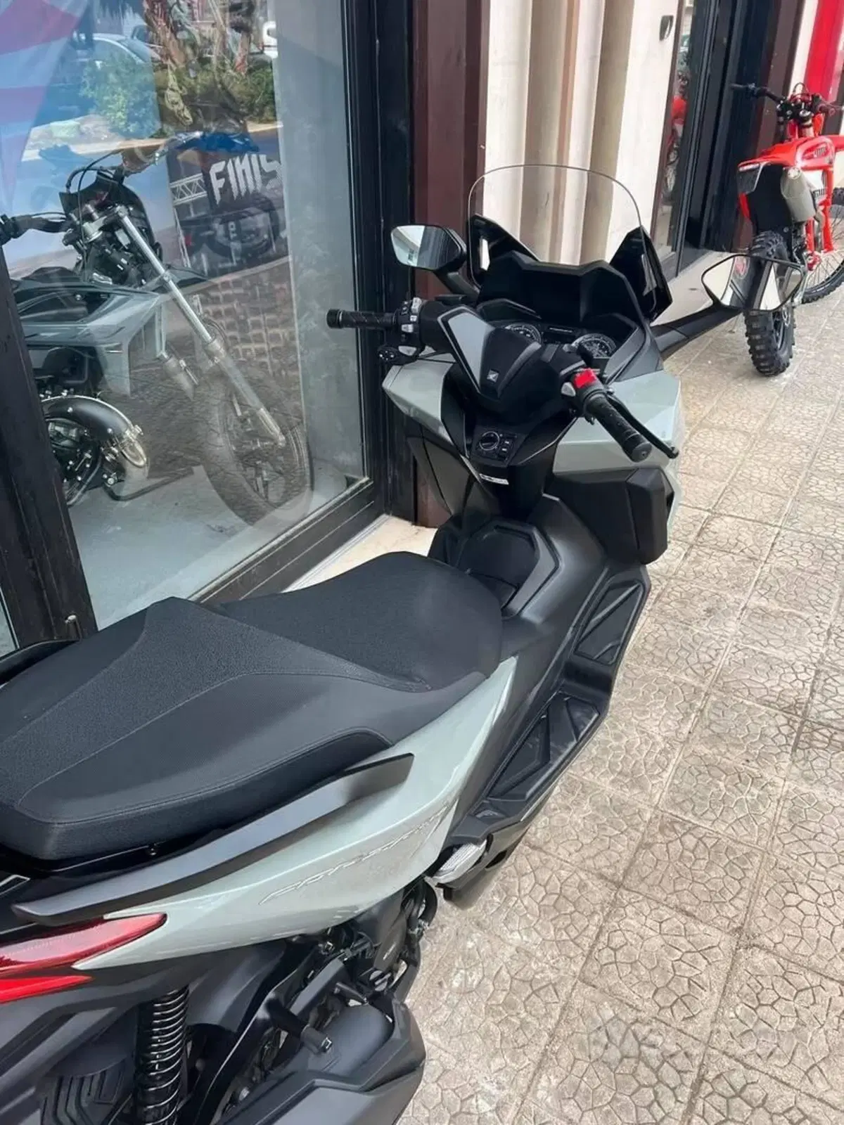 Honda Forza 350 (2022 - 24) (4)