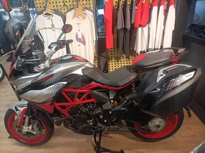MV Agusta Turismo Veloce 800 RC SCS (2021 - 22) usata