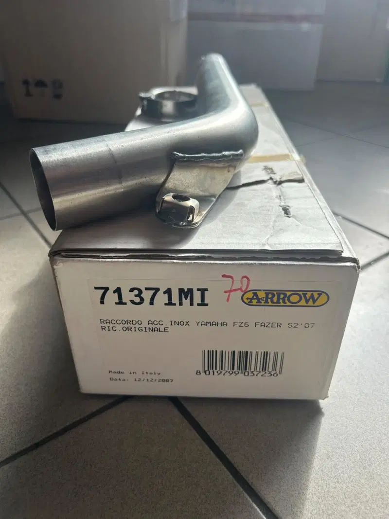 raccordo in acciaio inox per Yamaha FZ6 Fazer S2 2 Arrow (2)