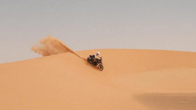 Alex Costa racconta il viaggio da Barcellona a Citt&agrave; del Capo allo stand KAPPA al Motor Bike Expo