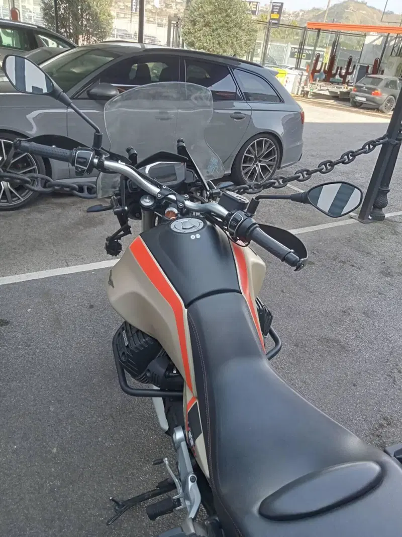 Moto Guzzi V85 TT (2019 - 20) (2)