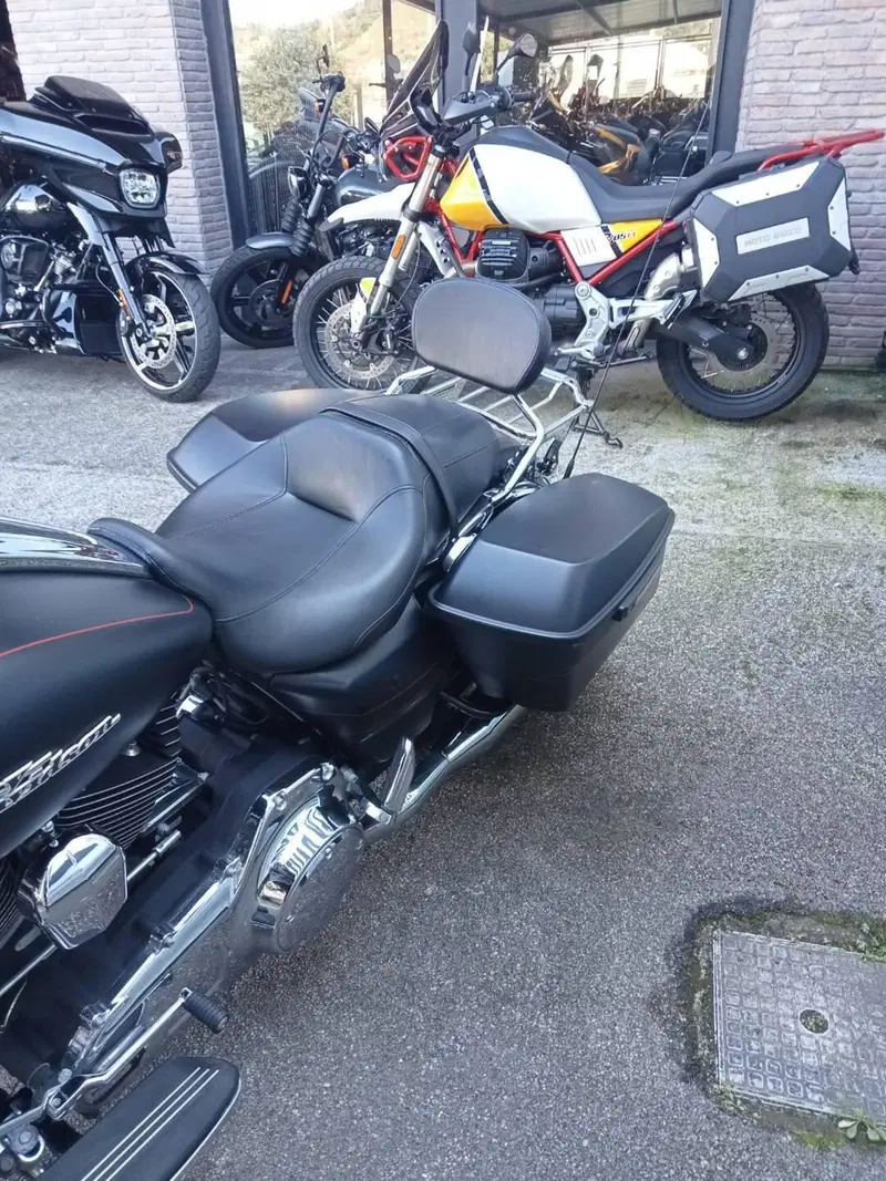 Harley-Davidson 1690 Street Glide Special (2014 - 16) - FLHX (3)