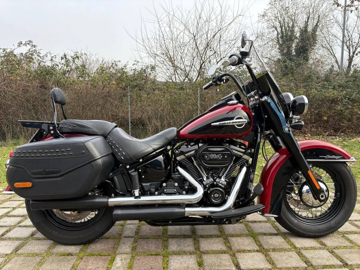 Harley-Davidson 114 Heritage Classic (2018 - 20) - FLHCS (2)