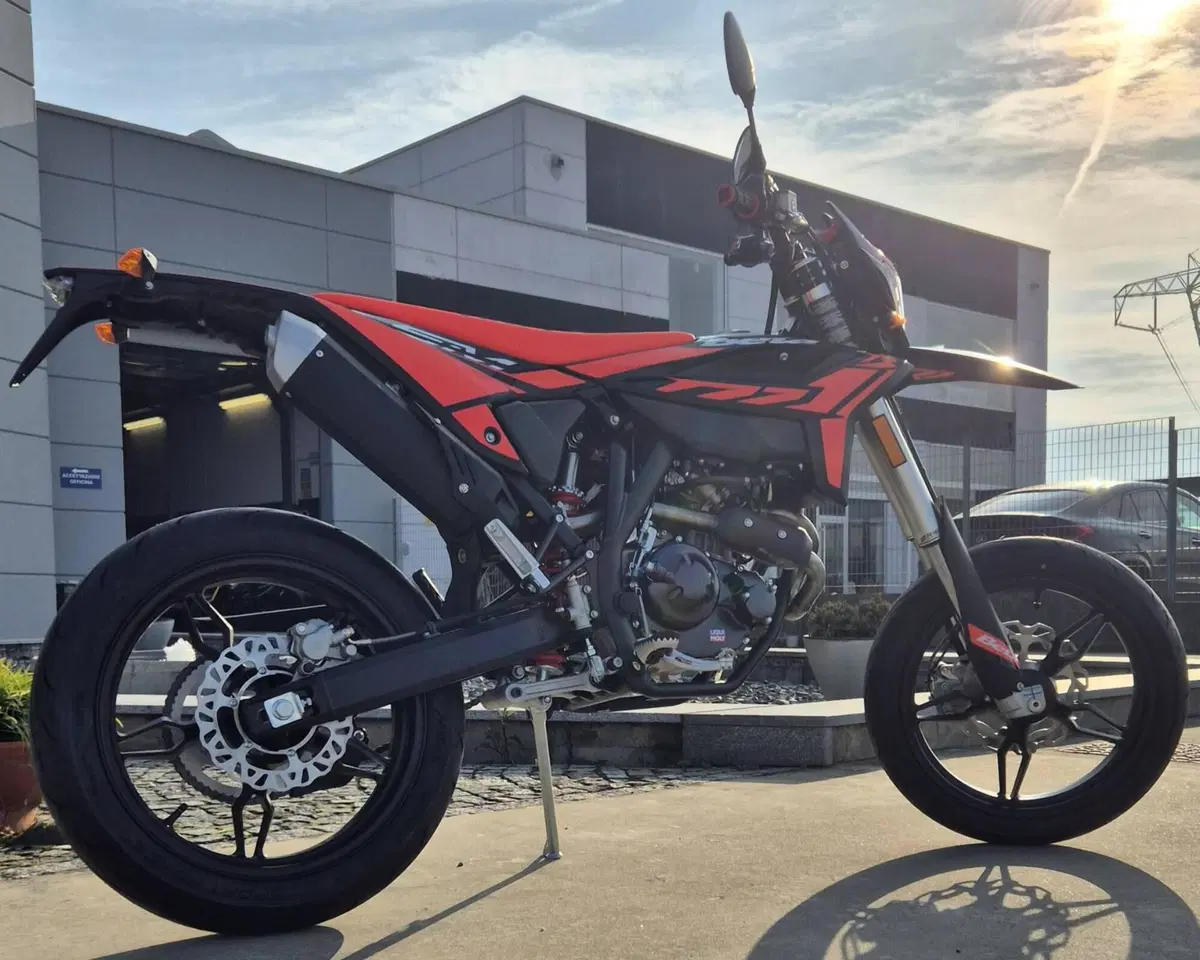 Betamotor RR 125 4T Motard T (2025 - 26) (2)