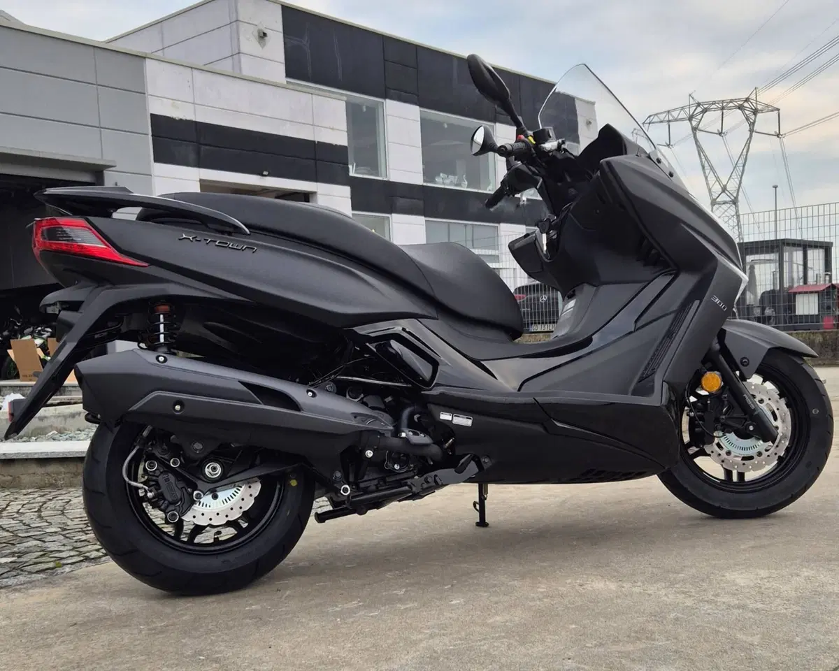 Kymco X-Town 300i (2025 - 26) (2)