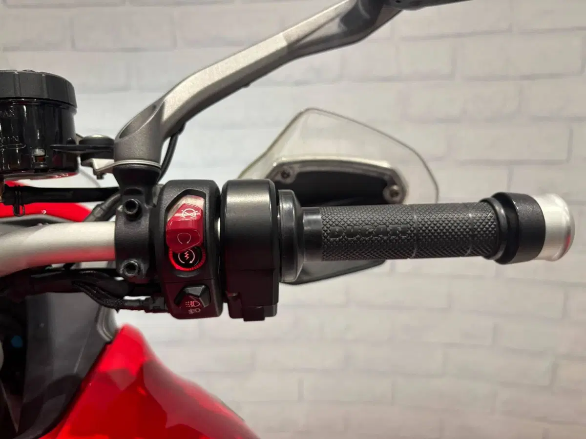 Ducati Multistrada V4 S (2021 - 24) (8)