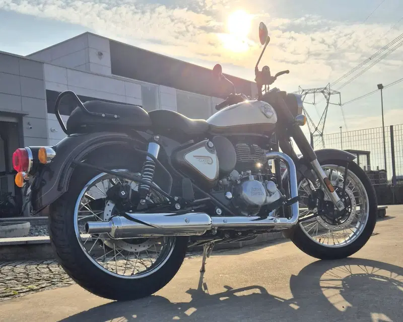 Royal Enfield Classic 350 (2021 - 26) (2)
