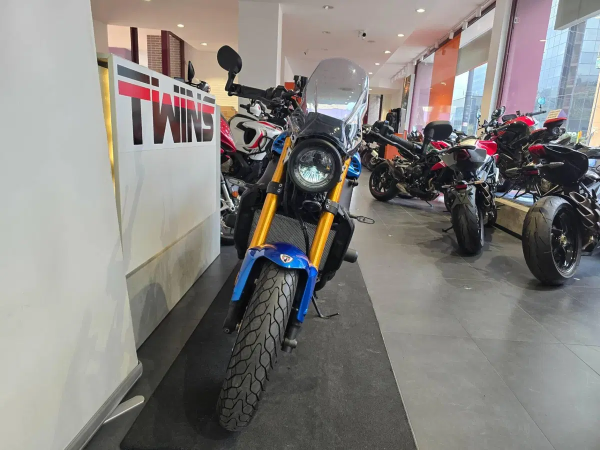 Yamaha XSR 900 (2022 - 24) (3)