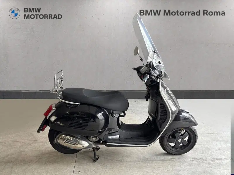 Vespa GTS 300 Super Hpe (2018 - 19) (2)