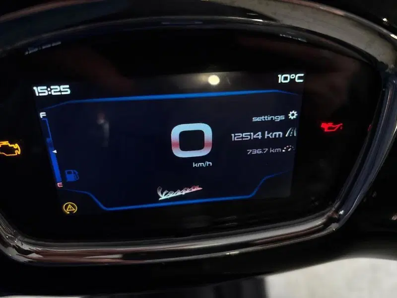 Vespa GTS 300 Super Hpe (2018 - 19) (8)