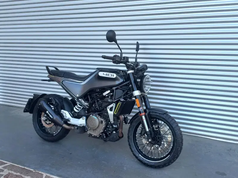 Husqvarna Svartpilen 401 (2021 - 23) (3)