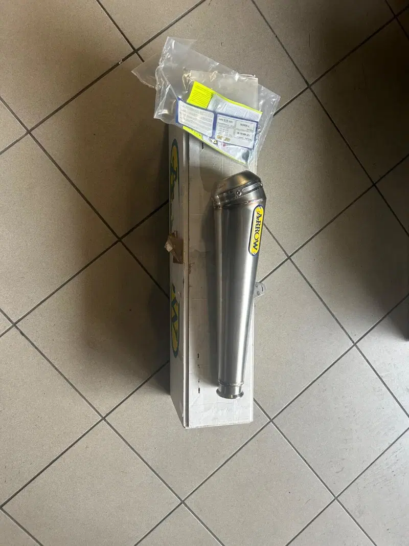 scarico per Yamaha R6 2006-2007 Leovince