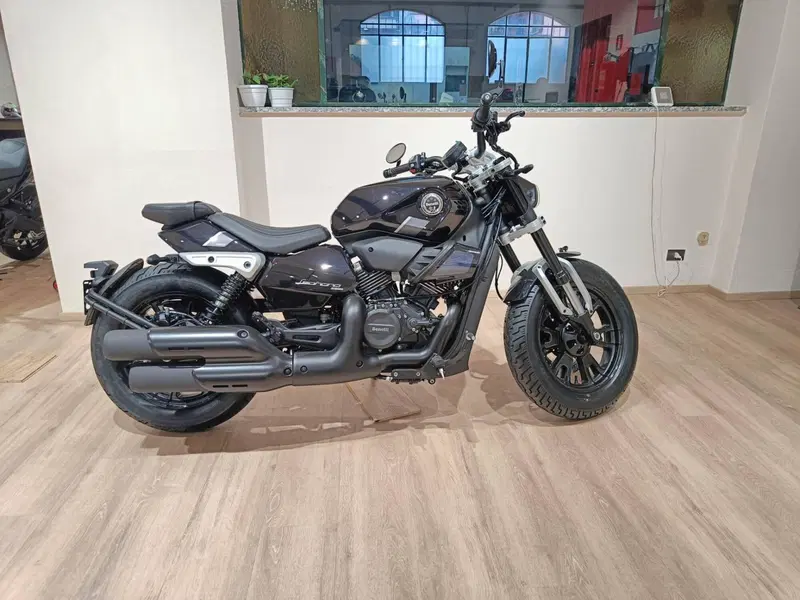 Benelli Leoncino 400 Bobber (2026)