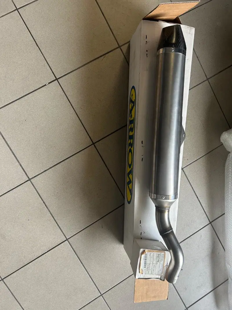 Scarico per modelli TC Arrow