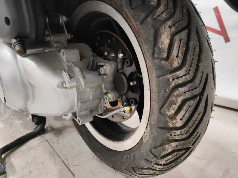 Vespa GTS 300 Super (2008 - 16) (6)