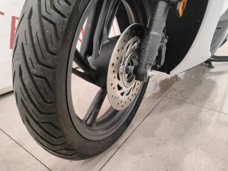 Honda SH 150i Sport (2024 - 25) (7)