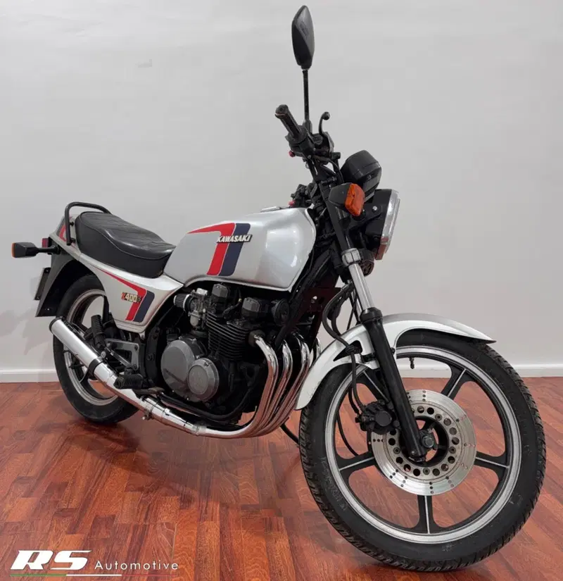 Kawasaki Z400F (3)