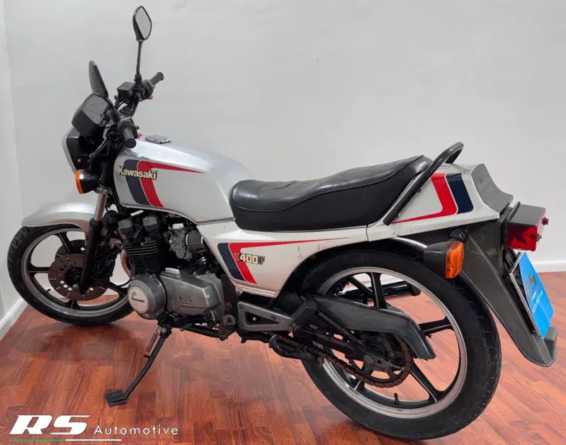 Kawasaki Z400F (6)