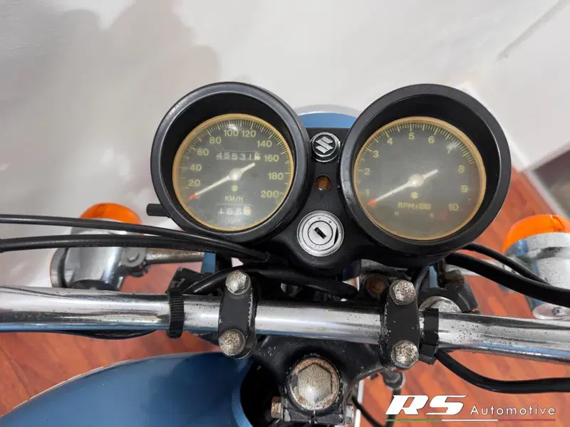 Suzuki GT550 (9)