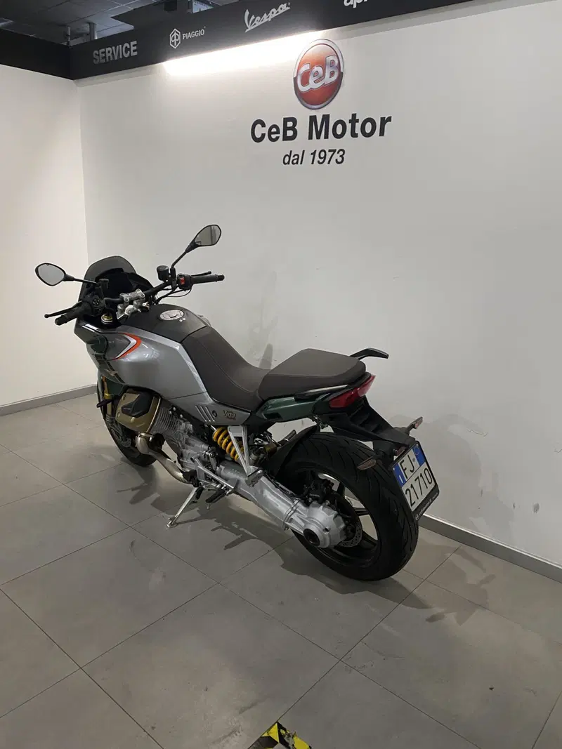 Moto Guzzi V100 Mandello S (2022 - 24) (4)