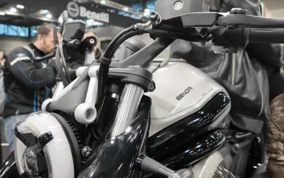 Benda a MBE 2026: design "dirompente", cruiser V4 e la follia del prototipo ibrido [VIDEO] 