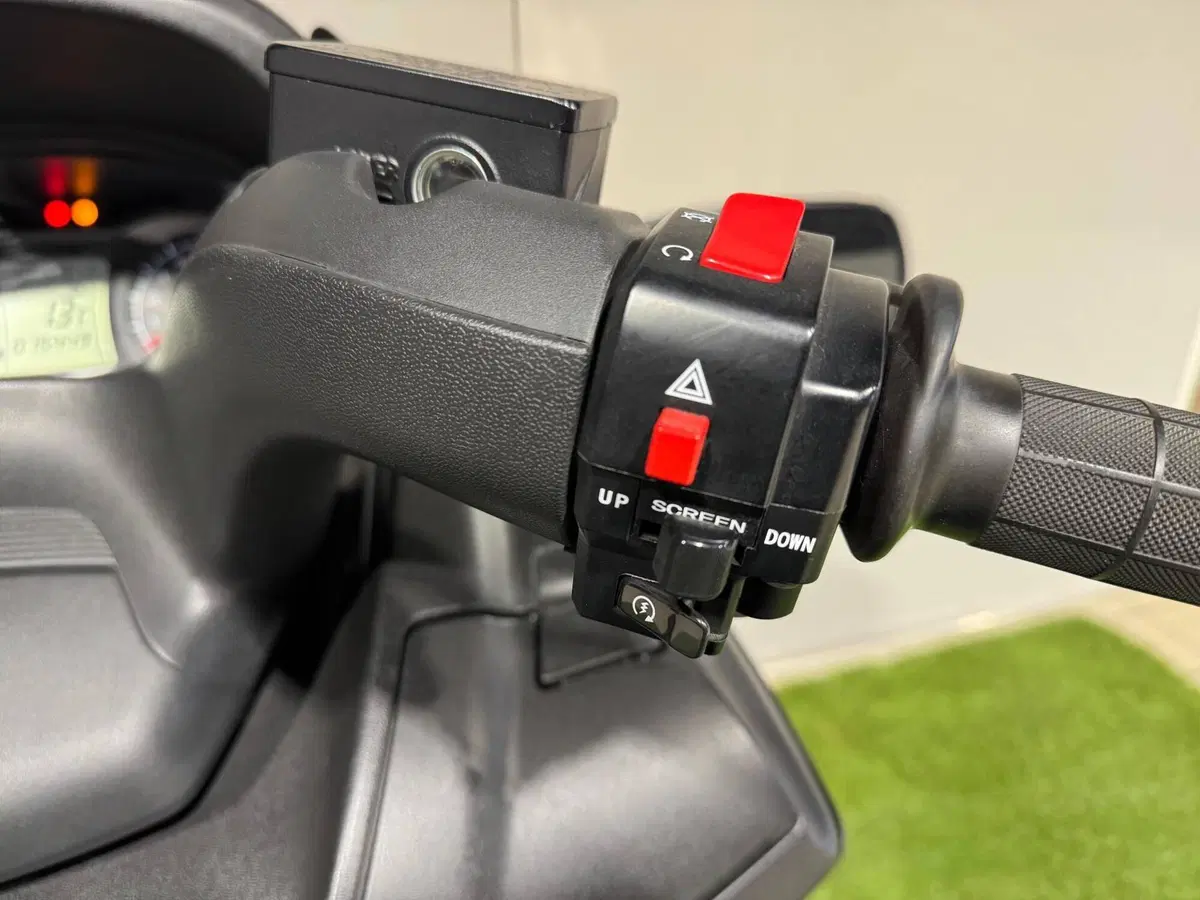 Suzuki Burgman AN 650 Executive ABS (2013 - 17) (8)