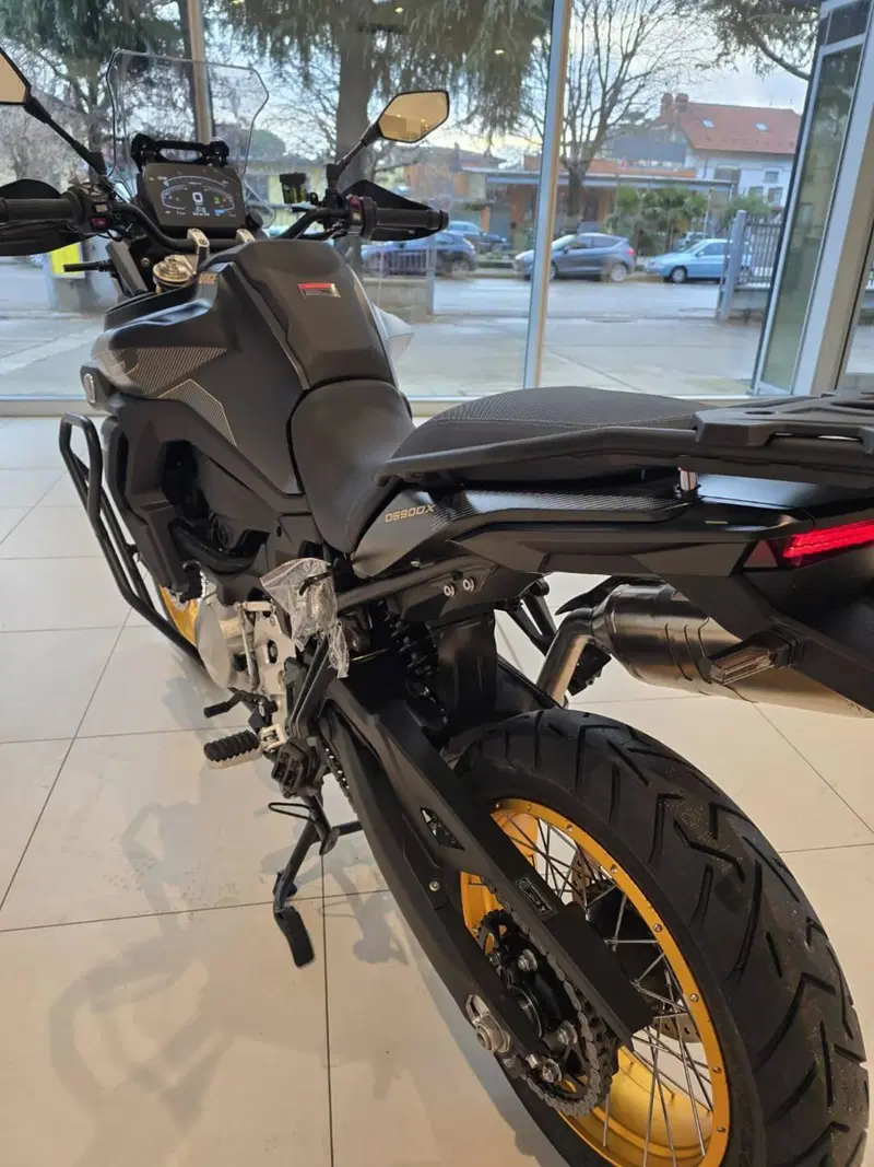 Voge Valico 900DSX (2024 - 26) (3)
